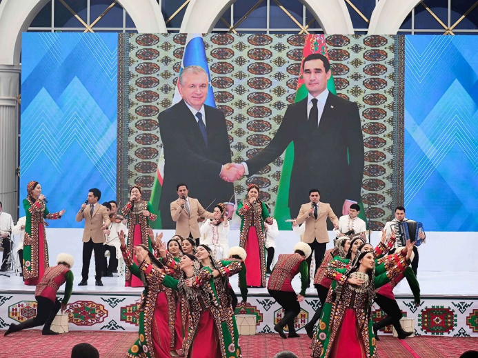  В Ашхабаде отпраздновали 30-летие дипотношений Туркменистана и Узбекистана – фото и видео