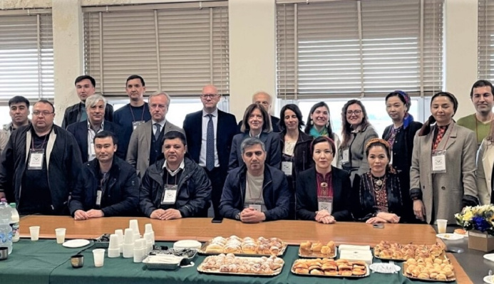  Туркменские преподаватели участвуют в стажировке в Неаполе по городским технологиям