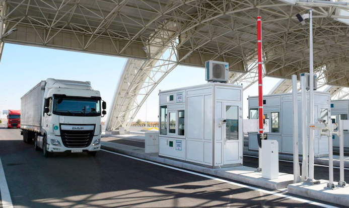  Eýran Türkmenistan bilen üstaşyr geçirmeler we ýük daşamalar babatda hyzmatdaşlygy giňeldýär