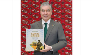 The National Leader of the Turkmen people presented the first copy of the new book "Hakyda göwheri"