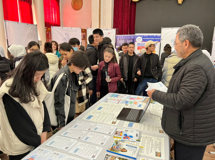  Ведущие вузы СНГ представят абитуриентам на V Международной выставке евразийского образования в Бишкеке
