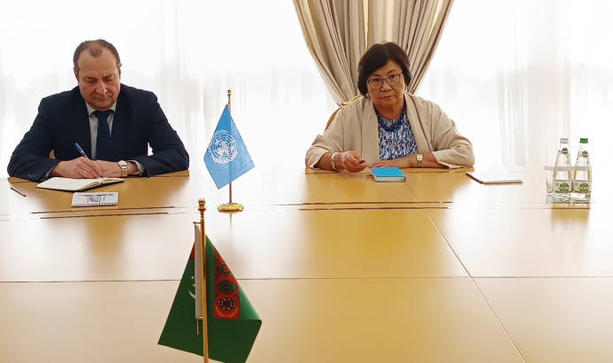  В МИД Туркменистана прошли переговоры с главой миссии ООН по содействию Афганистану