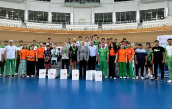 Young participants of the cycle ride were awarded in Ashgabat