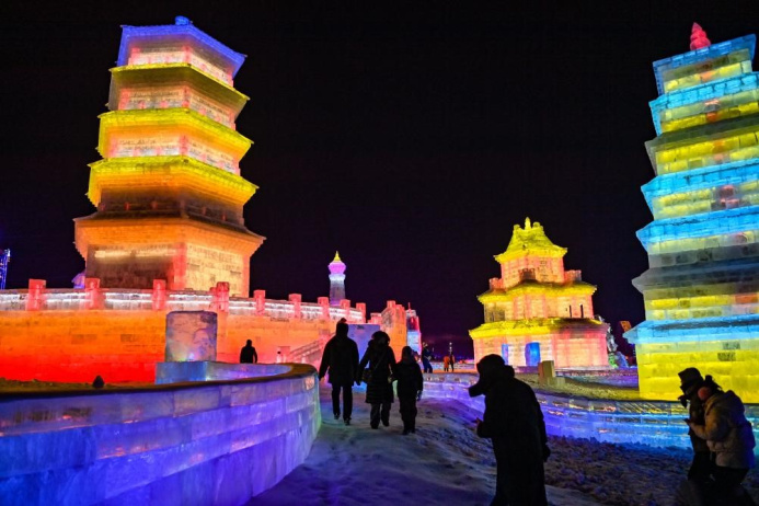  В китайском городе Чанчунь открылся 27-й фестиваль льда и снега