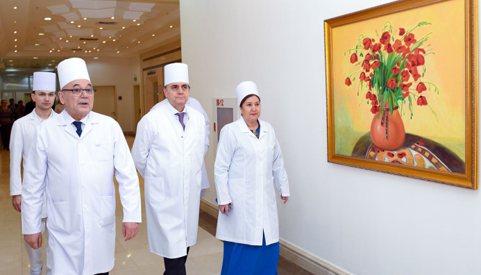  Türkmenbaşyda 100 orunlyk ýokanç keseller hassahanasynyň gurluşygyna girişiler