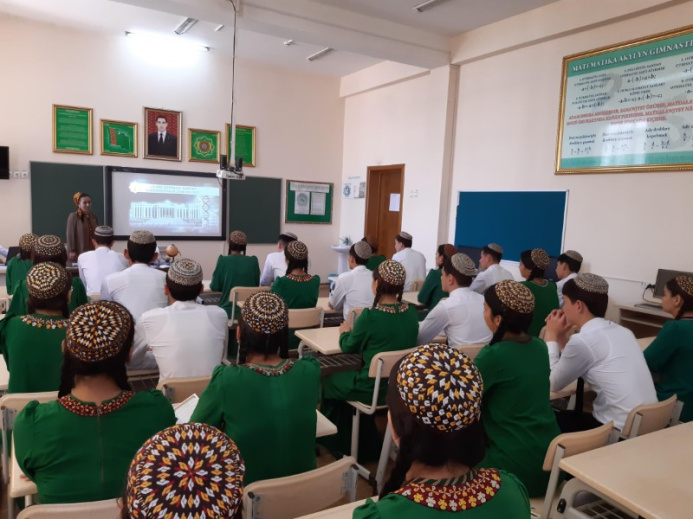  Туркменские школьники готовятся стать студентами