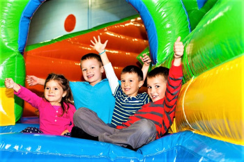 Çagalar harytlary bazaryndaky ýylyň esasy wakasy – Kids Expo 2025-e goşulyň!