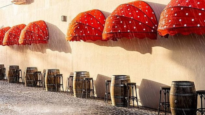 "Rain Street" appeared in Dubai
