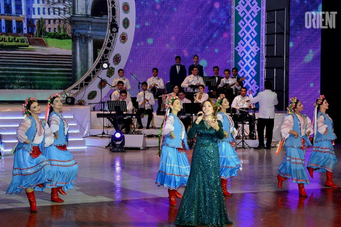  Turkmenistan celebrated the Day of Neutrality with a concert of nation songs