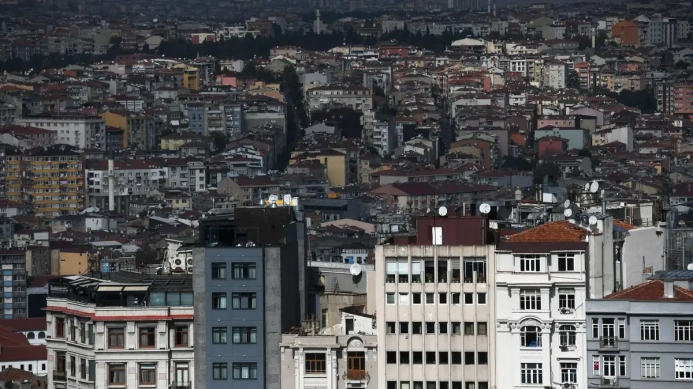  Istanbul City Hall has begun demolishing buildings that could collapse at any moment