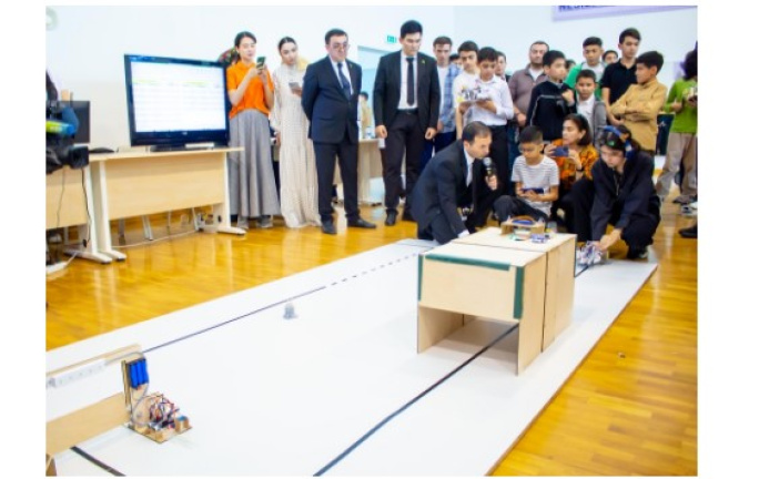  Ýagşygeldi Kakaýew adyndaky Halkara nebit we gaz uniwersitetinde robototehnika boýunça ýaryşlar geçirildi