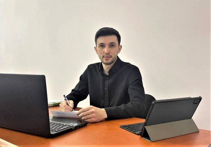  Ученики туркменского учителя в Иваново сдают ЕГЭ почти на 100 баллов