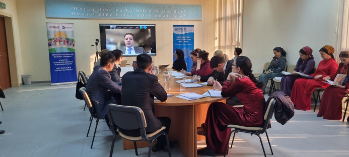  USAID, in collaboration with UNODC, conducted a seminar for Turkmen journalists
