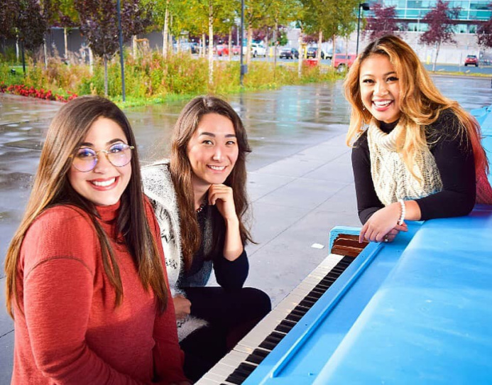  Amerikaly trio Aşgabatda a kapella konserti bilen çykyş eder