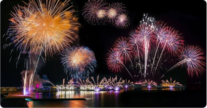  New Year's Fireworks in the UAE break two world records