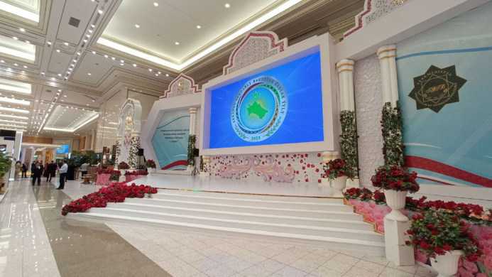  В Туркменистане стартовала выставка частного сектора по случаю 15-летия СППТ