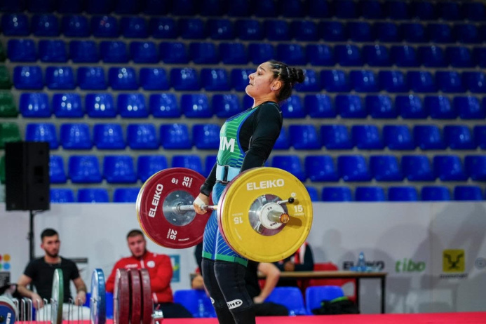  The Turkmen weightlifter won a bronze medal at the Junior World Championship in Albania