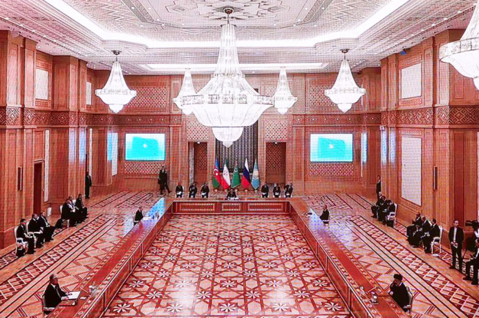  The heads of the Caspian littoral states continued the meeting in an expanded format