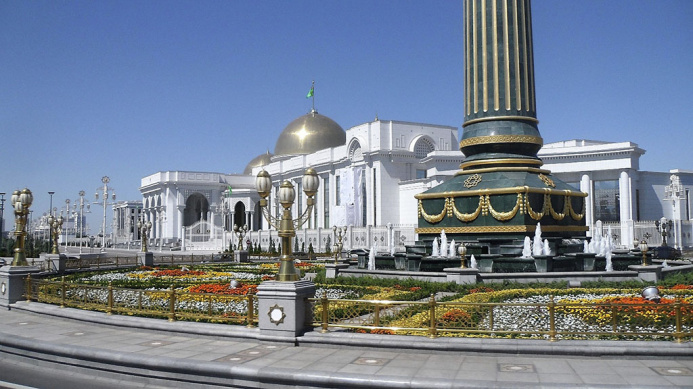  Новый посол Армении в Туркменистане вручил верительные грамоты президенту
