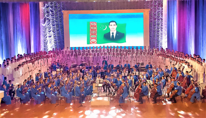  Юные таланты со всего Туркменистана выступили со сцены Дворца мукамов в Ашхабаде