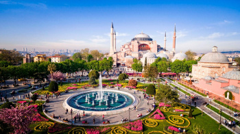 2024-nji ýylyň birinji ýarymynda Türkiýäniñ syýahatçylyk pudagynda ýeten sepgitleri