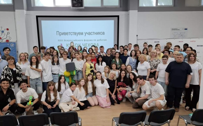  Türkmenistanly talyplar we mekdep okwuçylar Taganrogda geçirilen “Çehow kubogy” atly Ählirussiýa forumyna gatnaşdylar