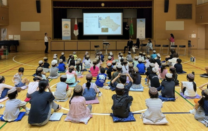  Getting to Know Turkmenistan Under the Rising Sun: Tokyo Schoolchildren Discover the Country