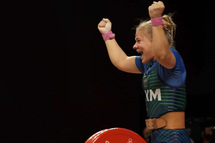  Guryeva and other Turkmen weightlifters will go to the qualifying stage for the 2024 Olympics in Havana
