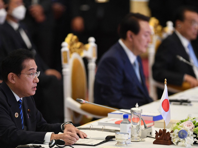  The Japanese government is preparing to hold a summit with Central Asian countries in August