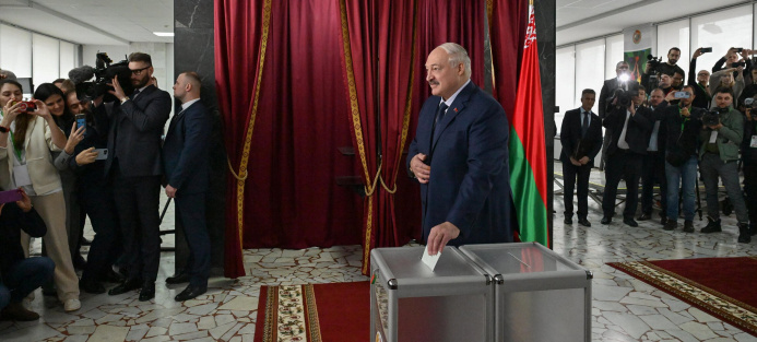  Serdar Berdimuhamedov congratulated Lukashenko on his victory in the presidential elections in Belarus