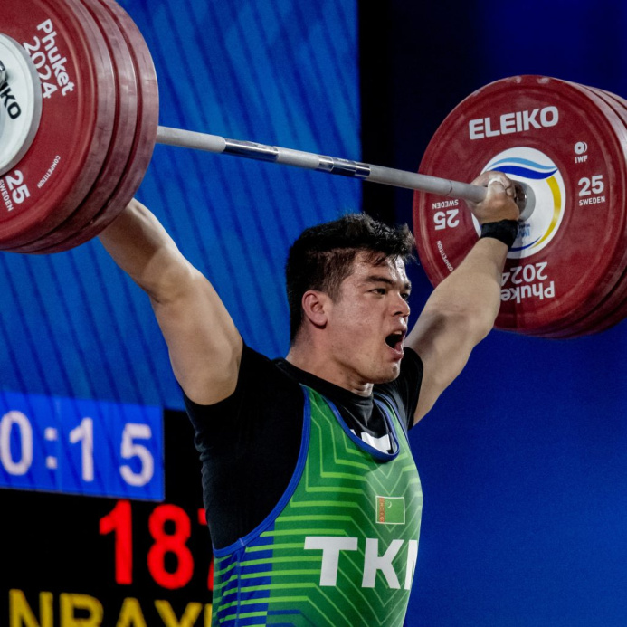  Turkmen weightlifter Davranbek Hasanbaev won a license for the Olympic Games in Paris