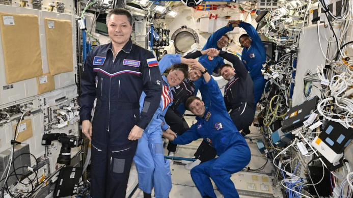  Президент Туркменистана и глава Халк Маслахаты поздравили космонавта Олега Кононенко с юбилеем