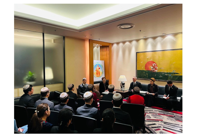  A meeting of Turkmen parliamentarians and students was held in Tokyo