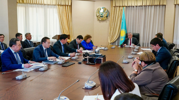  Kazakhstan is considering an alternative route for road transport through Turkmenistan