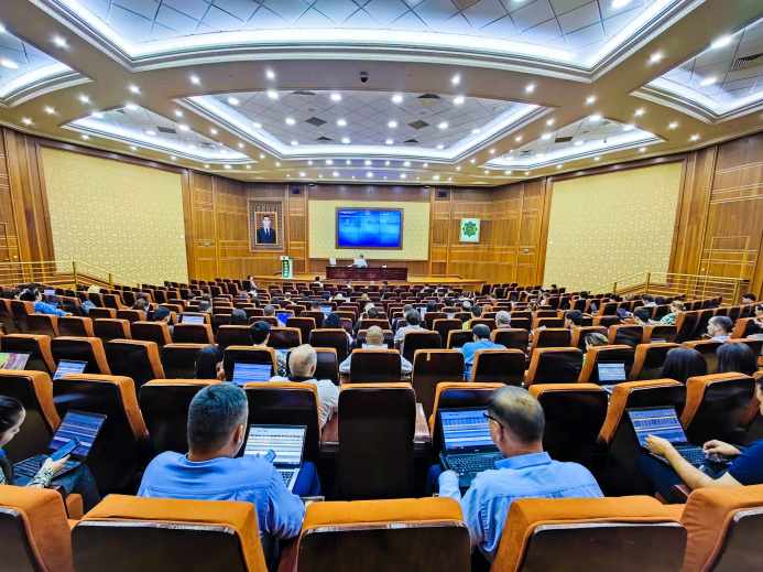  Торги на ГТСБТ: в Турцию на экспорт будет направлена туркменская джинсовая ткань