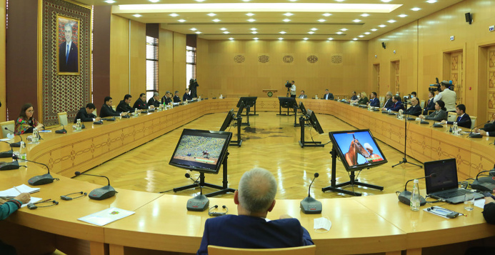  Akhal-Teke horses and Turkmen Alabay are the topic of international briefing
