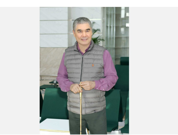  Gurbanguly Berdimuhamedov visited the construction site of the new international airport in the settlement of Jebel