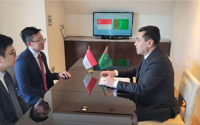  Singapore discussed economic, transport and political issues with Turkmenistan