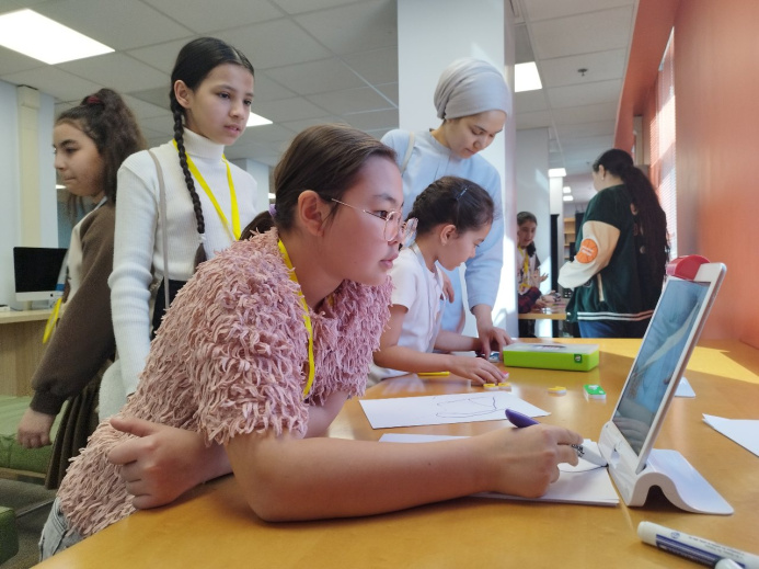  Девочки в науке: как международные проекты меняют мышление юных исследовательниц