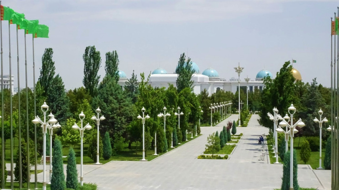 Ambassador of the People's Republic of China Ji Shumin Presented His Credentials to the President of Turkmenistan