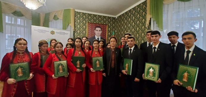  Deputy Chairperson of the Cabinet of Ministers of Turkmenistan met with Turkmen students in Kazan