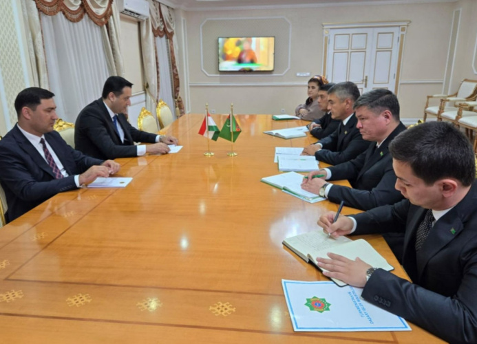  Посол Таджикистана встретился с руководителем Ахалского региона