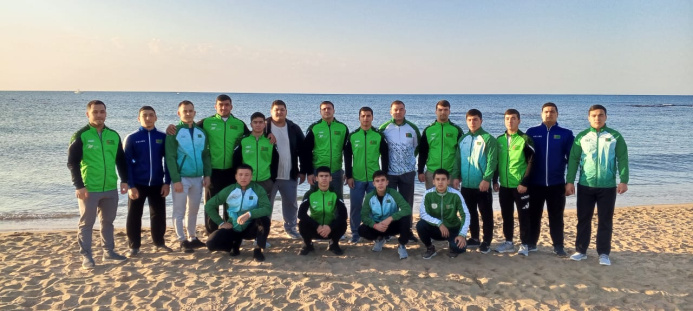  Turkmenistan's weightlifting team is preparing for the World Championship 2024 at a training camp in Antalya