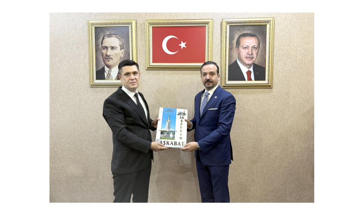  Meeting of the Ambassador of Turkmenistan to Türkiýe with the Deputy Chairman of the AK Party