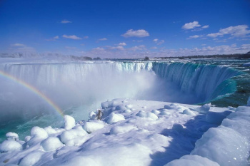 "Doňan" Niagara şarlawugynyň täsin görnüşi köp syýahatçyny özüne çekdi